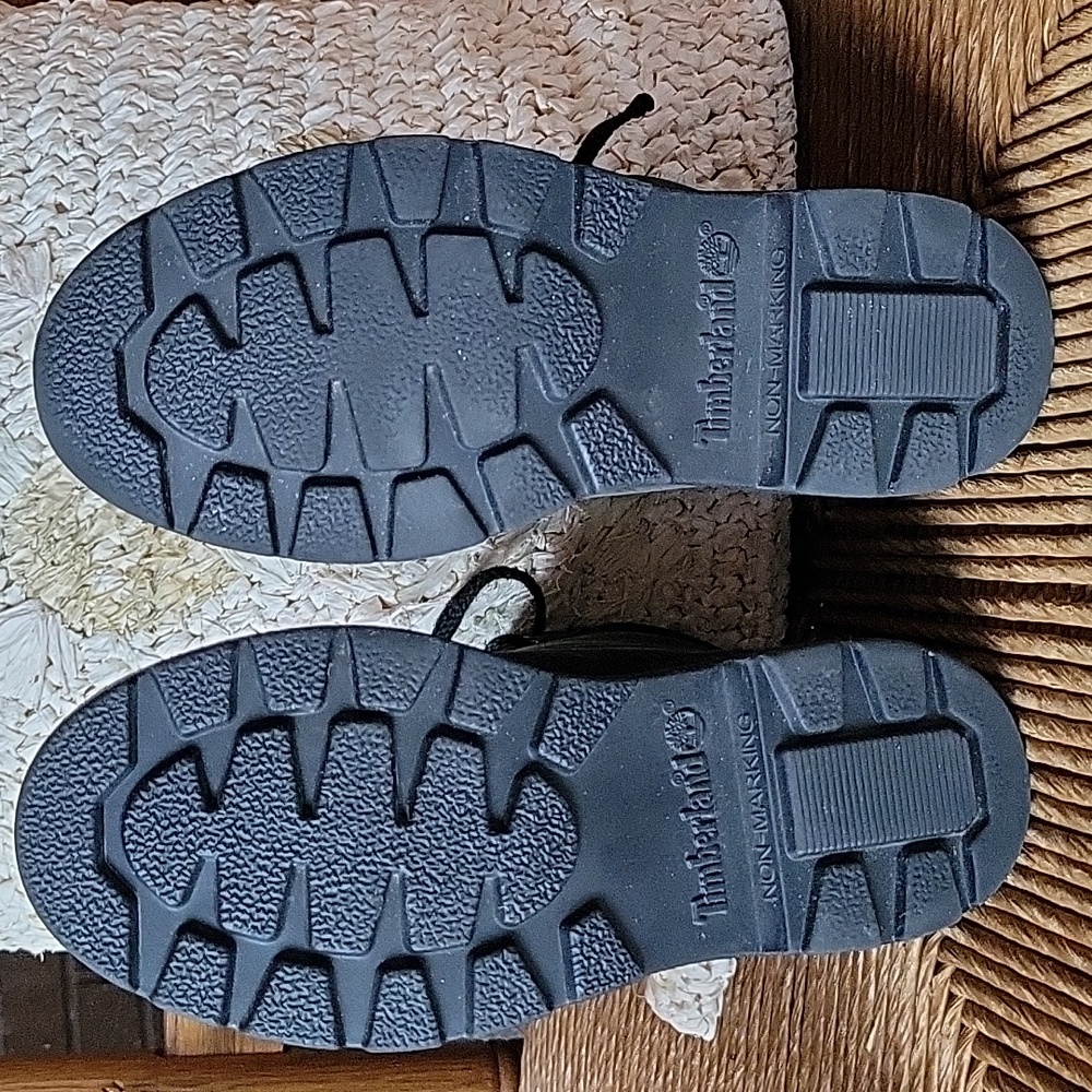 Timberland  boots, grayish black, size 4 junior - Picture 7 of 14